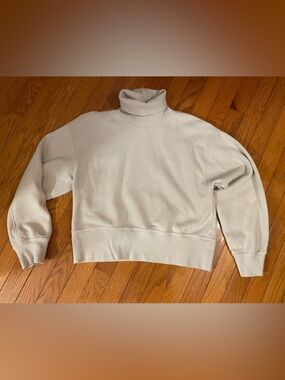 Zara Cream Turtleneck sweatshirt  size small